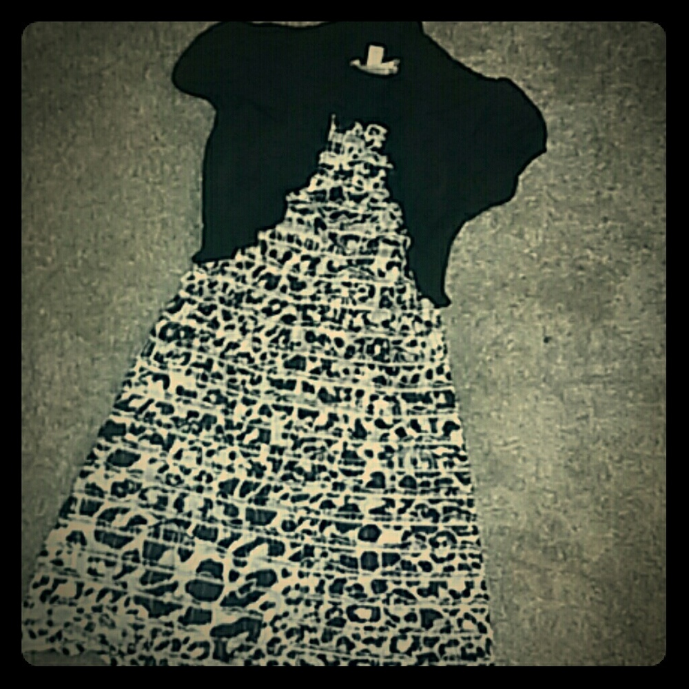 Girls ruffle dress